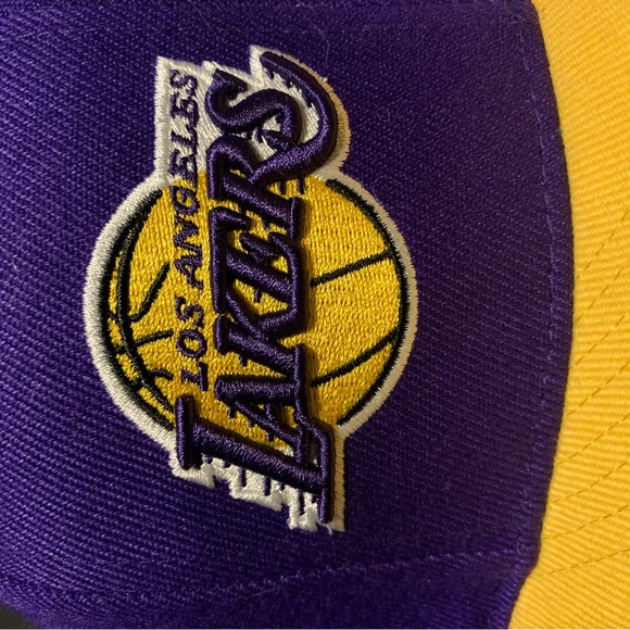 Lakers Hat 2009 finals Mitchell & ness - Picture 6 of 8